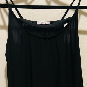 Light fabric very comfortable black camisole sz medium, smoke free home